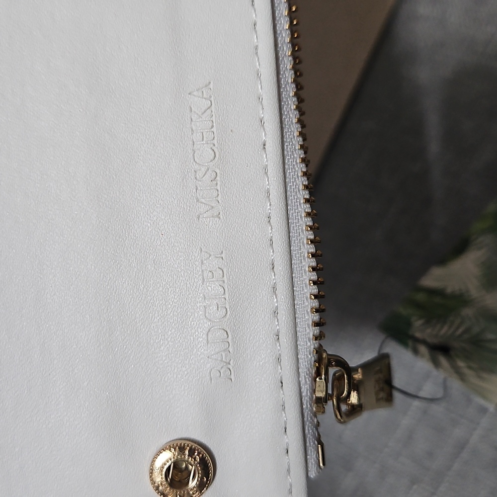 Badgley Mischka White Quilted Wallet with Gold Hardware - Picture 2 of 4